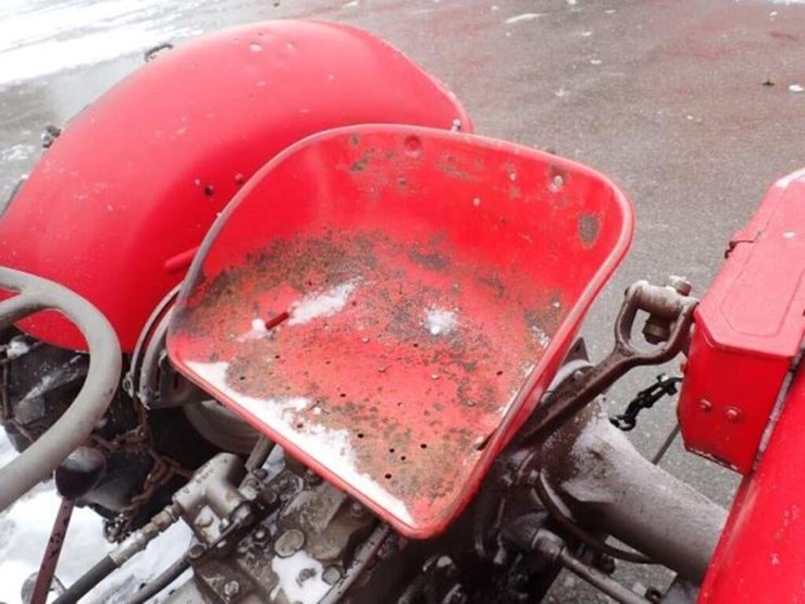 massey-ferguson-135-image-12