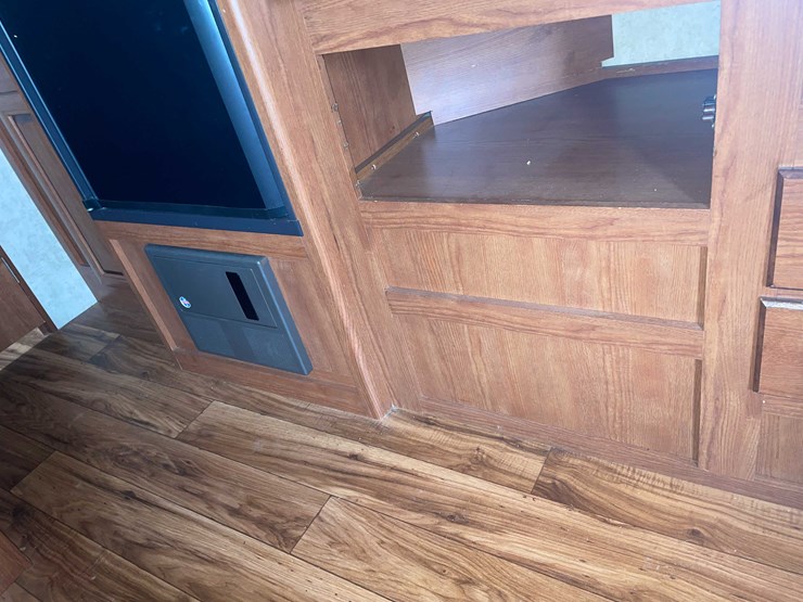 #1404-•-2015-salem-cruise-lite-camper-(no-title)-(of)-image-64