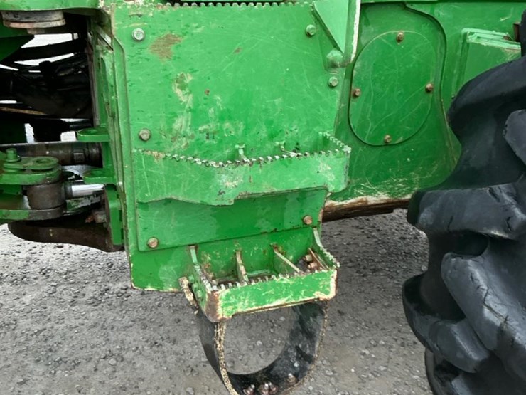 2016-deere-648l-image-41