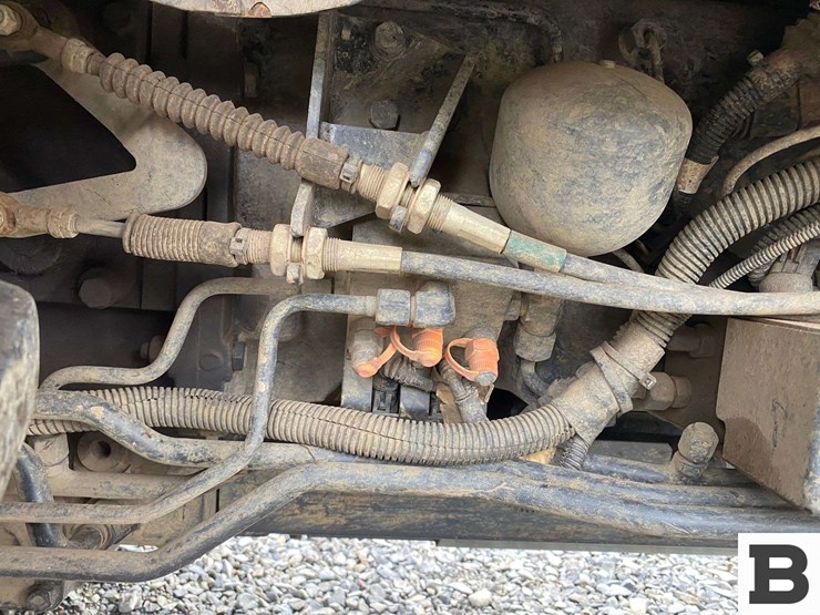 mccormick-x4.30v-tractor-image-32