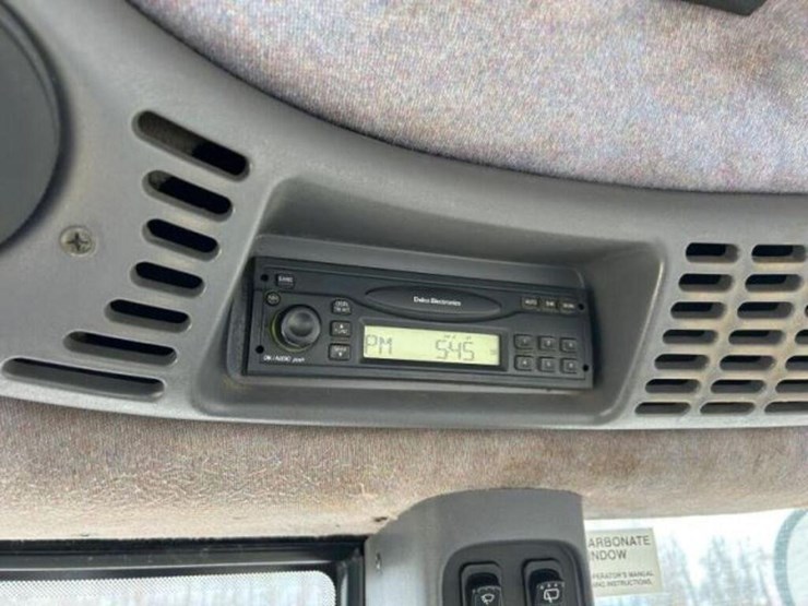 2008-new-holland-tv145-image-17