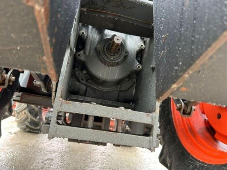 2012-kubota-m110gx-image-46