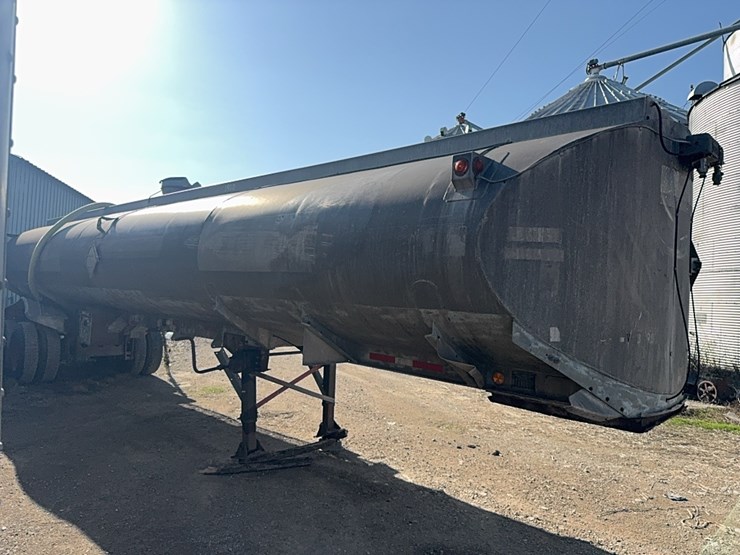 1969-fruehauf-trailer-image-2