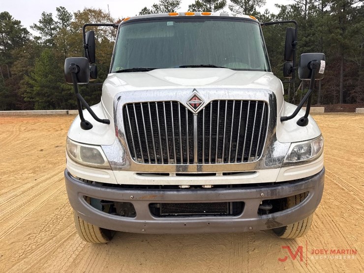 2015-international-4300-image-5