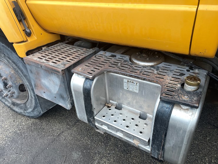 2001-gmc-topkick-image-41