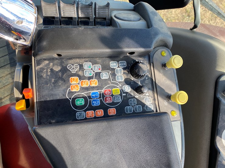 2014-case-ih-340-image-55