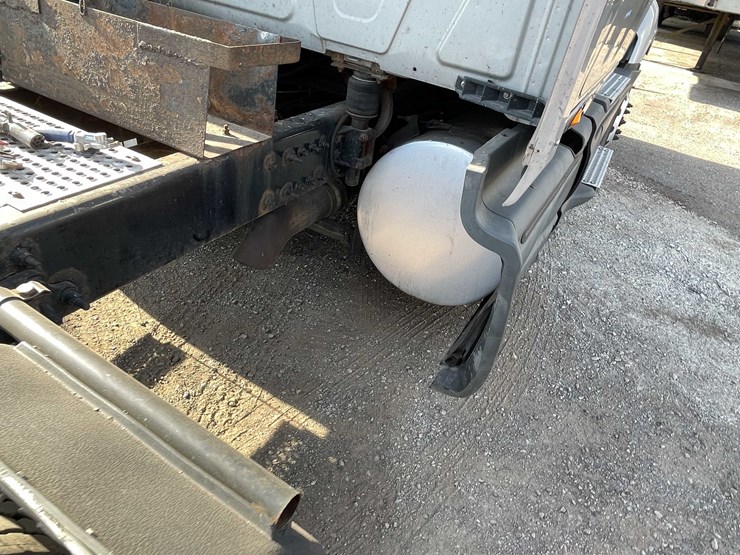 #200-•-2016-international-semi-tractor-(title-in-delay)-(denmark,-wi)-image-34