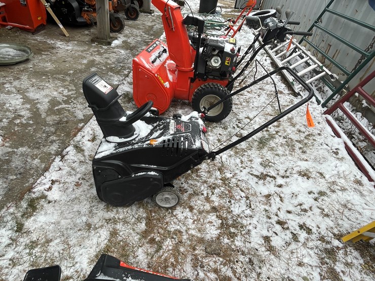#2709-•-mtd-mp21-snow-blower-(fall-creek,-wi)-image-8