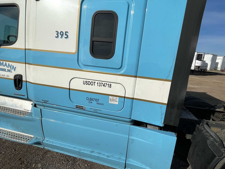 #206-•-2012-freightliner-cascadia-semi-tractor-(title-in-delay)-(denmark,-wi)-image-22