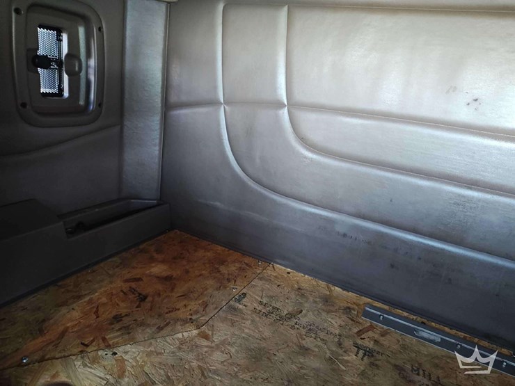 2015-peterbilt-389-image-15