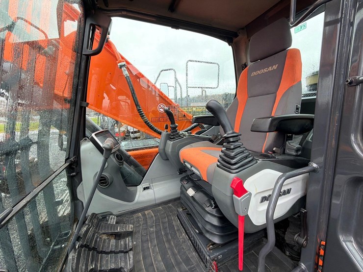 2019-doosan-dx225-lc-5-image-27