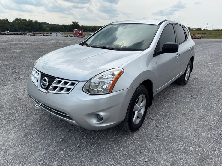 2012-nissan-rogue-image-1