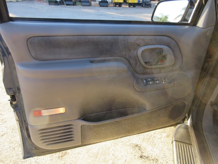 1996-gmc-yukon-image-17