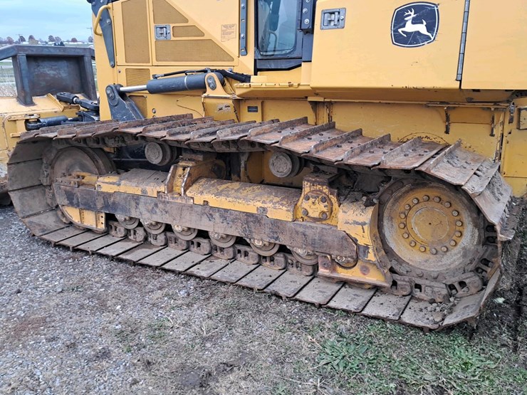 2016-deere-700k-image-32