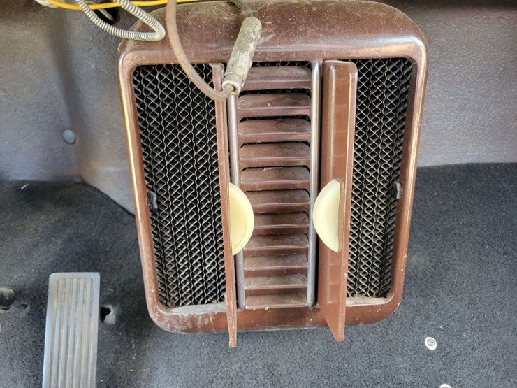 1940-ford-sedan-image-56