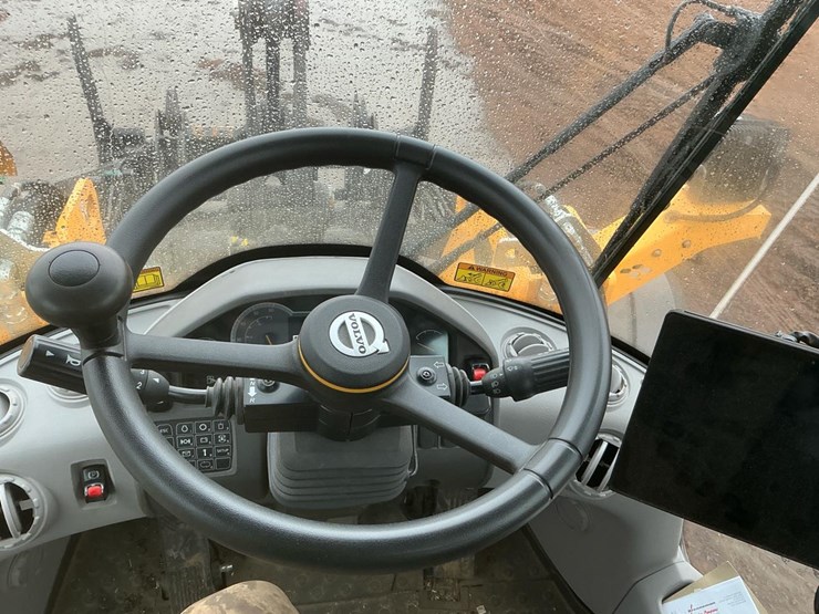 2022-volvo-l60h-image-18