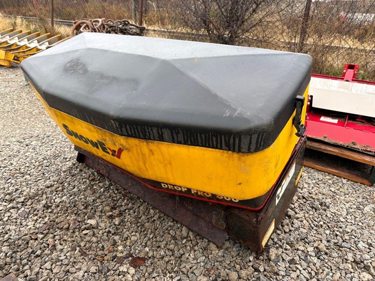 snow-ex-spreader-snow-equipment-sn:x2-100247-image-1