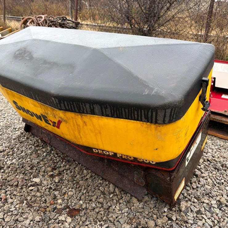 SNOW EX SPREADER SNOW EQUIPMENT SN:X2-100247