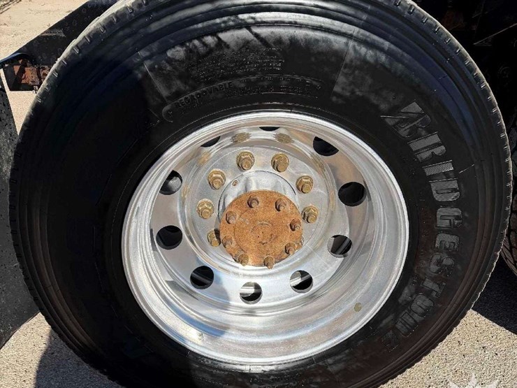 2017-kenworth-t800-image-28