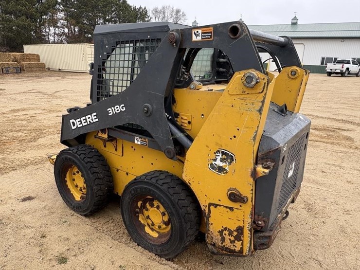 2018-deere-318g-image-5