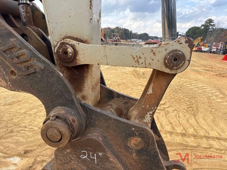 takeuchi-tb2150-image-18