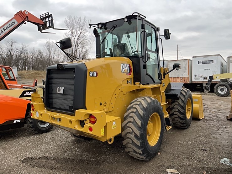 2024-caterpillar-910-image-4