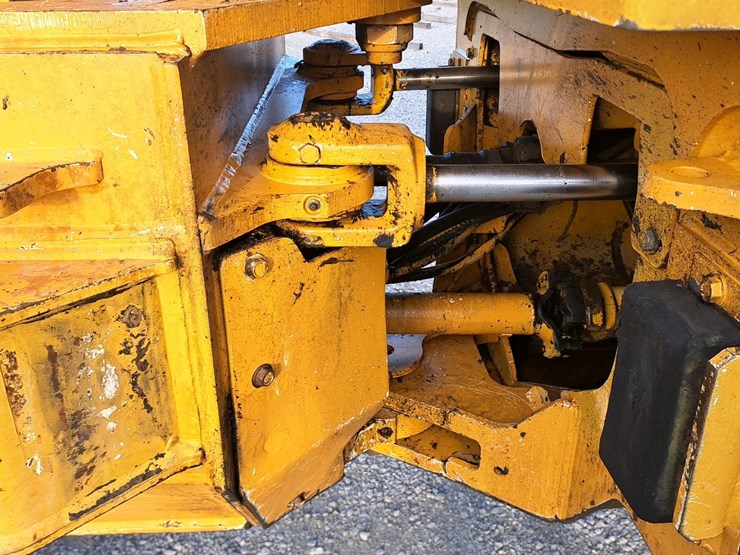 1994-deere-640e-image-26