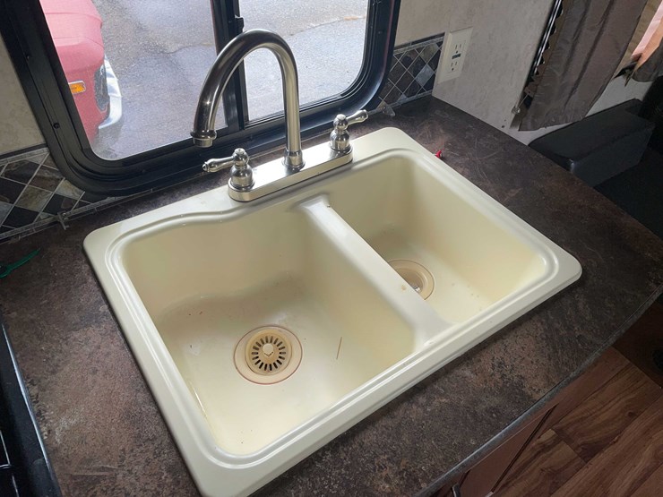 #1404-•-2015-salem-cruise-lite-camper-(no-title)-(of)-image-68