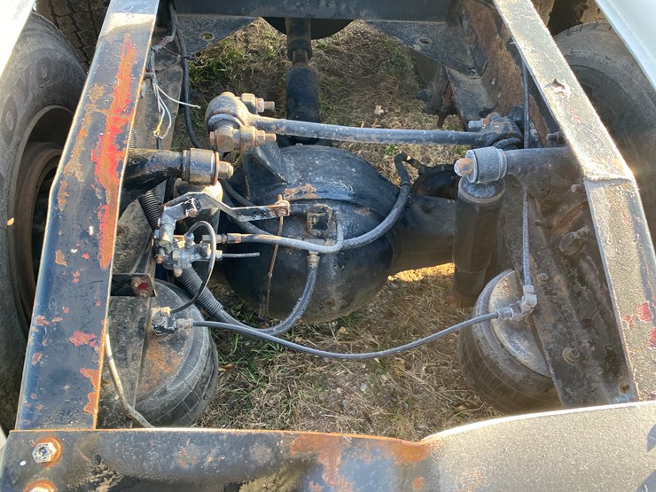 #1010-•-1984-peterbilt-sleeper-cab-semi-(has-wi-title)-(colfax,-wi)-image-31