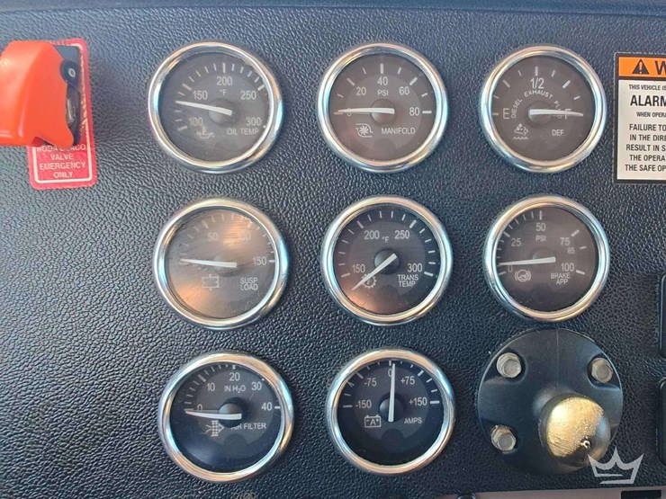 2014-peterbilt-388-image-31