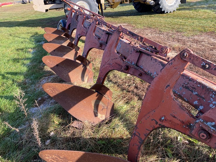 international-720-image-16