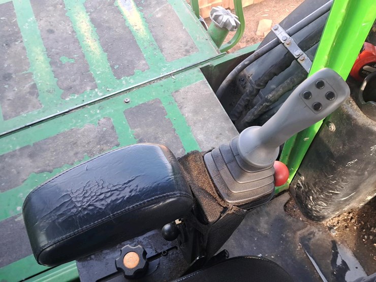 2015-deere-437d-image-12