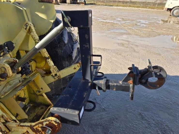 2000-john-deere-5205-image-21