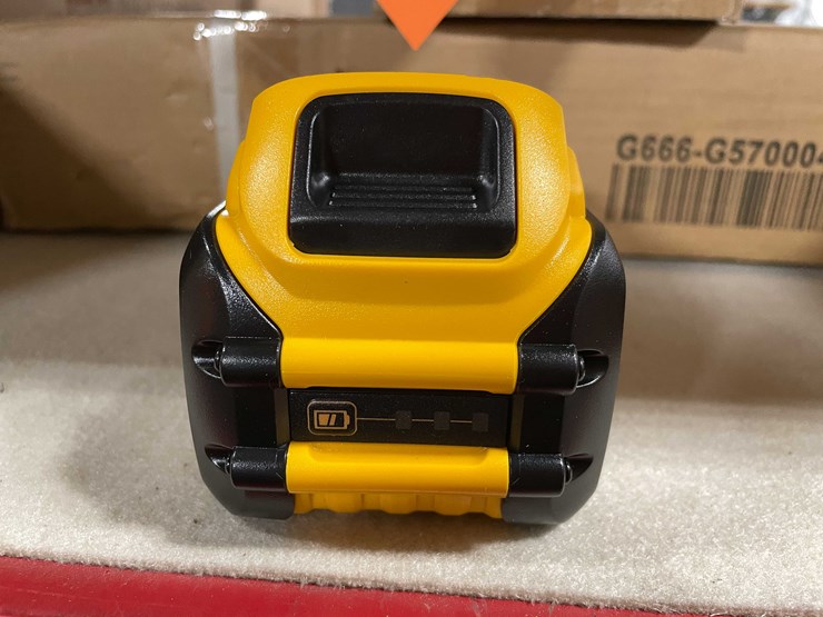 #8710-•-new-dewalt-compatible-20v/-60v-battery-(t14)-image-2