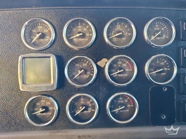 2018-peterbilt-389-image-27