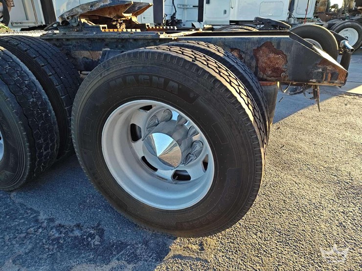 2012-kenworth-t660-image-20