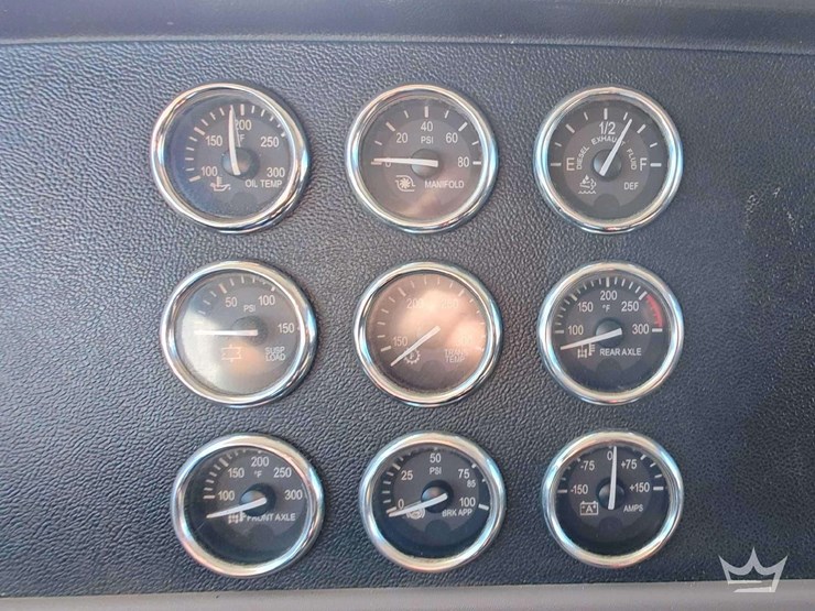 2015-peterbilt-389-image-32