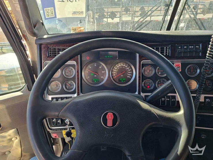 2012-kenworth-t800-image-38