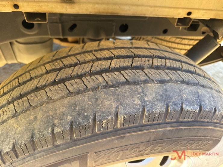 2016-ford-f150-xl-image-10