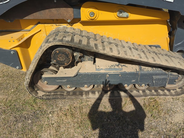 2023-deere-333g-image-8