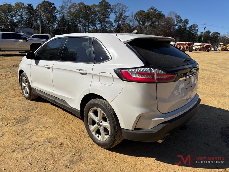 2020-ford-edge-se-image-3