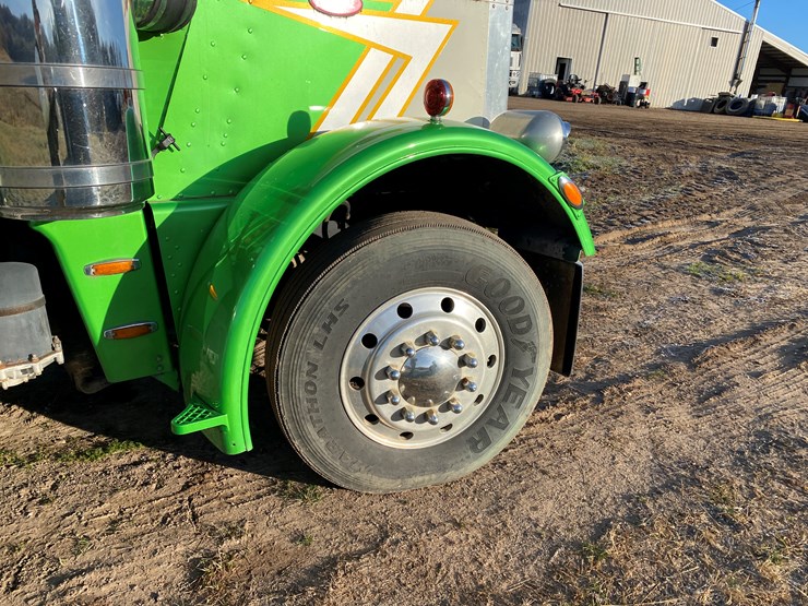 #1010-•-1984-peterbilt-sleeper-cab-semi-(has-wi-title)-(colfax,-wi)-image-37