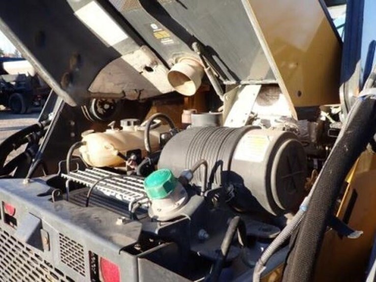 2019-deere-331g-image-36