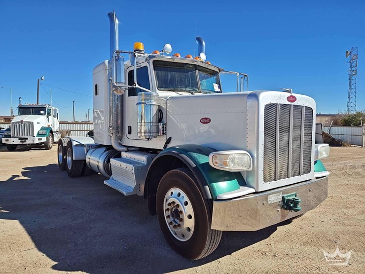 2014-peterbilt-388-image-2