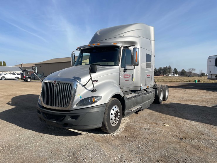 #200-•-2016-international-semi-tractor-(title-in-delay)-(denmark,-wi)-image-1