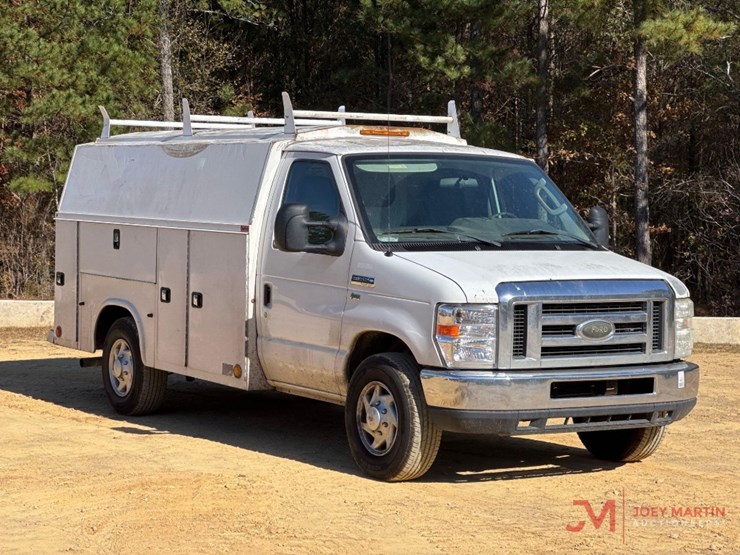 2014-ford-e350-image-1