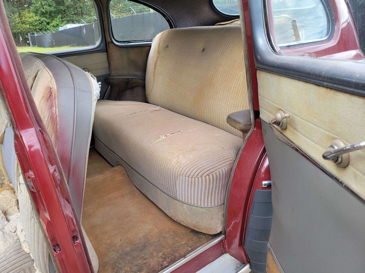 1948-ford-sedan-image-34