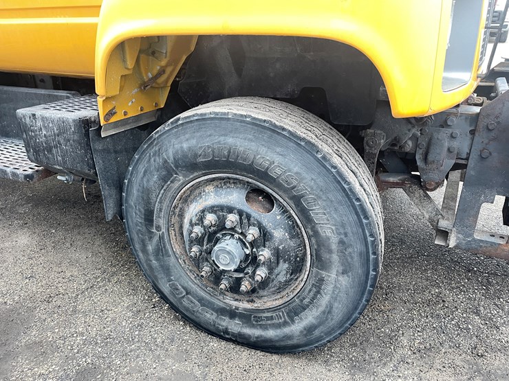 2001-gmc-topkick-image-14