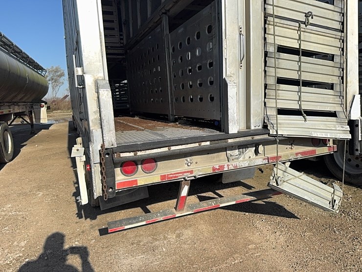 2002-eby-livestock-trailer-image-14