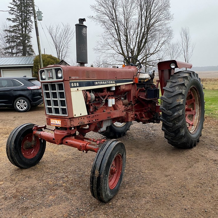 1976 INTERNATIONAL 686